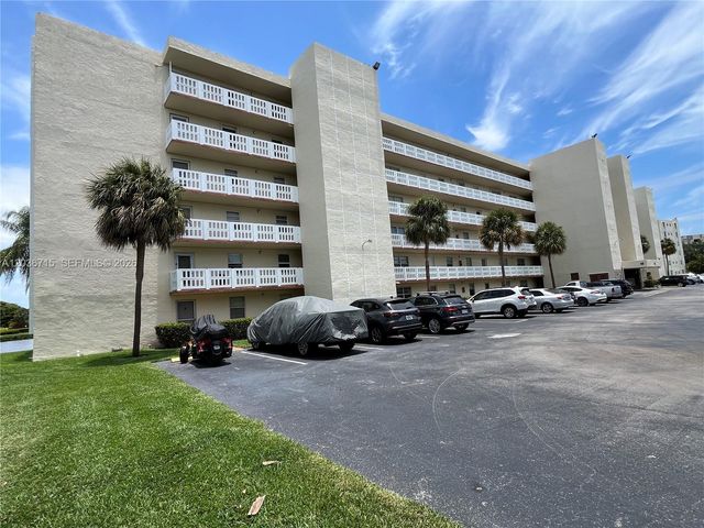 301 SE 3rd St 204, Dania Beach, FL 33004