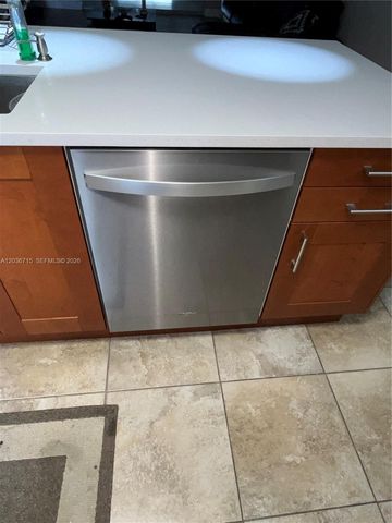 301 SE 3rd St 204, Dania Beach, FL 33004