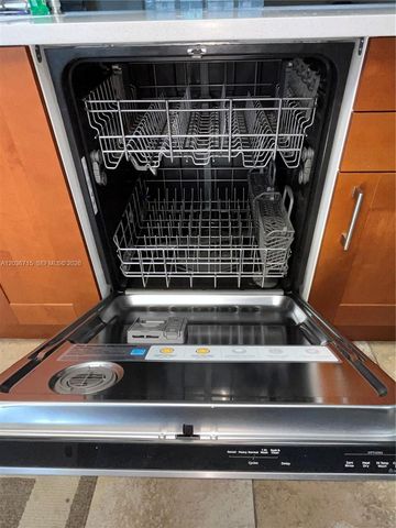 301 SE 3rd St 204, Dania Beach, FL 33004