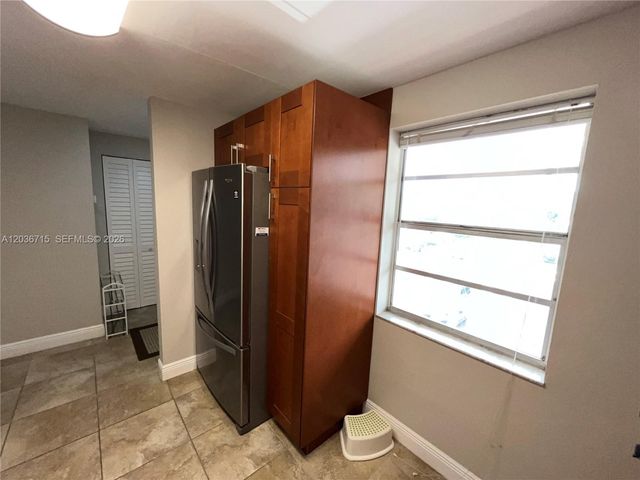 301 SE 3rd St 204, Dania Beach, FL 33004