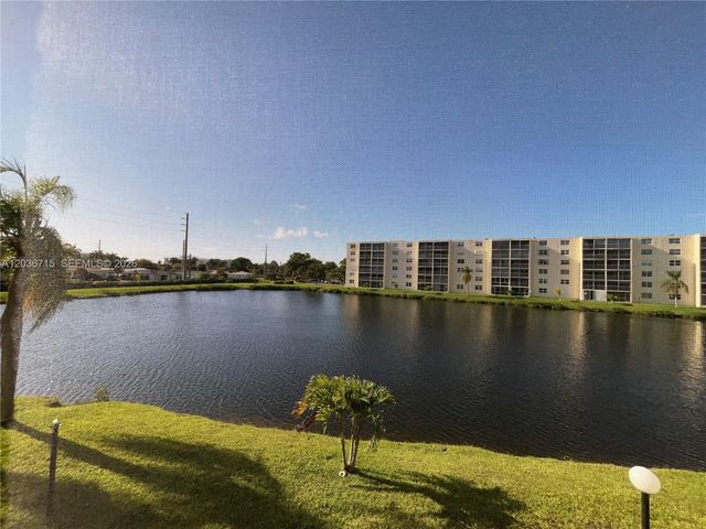 301 SE 3rd St 204, Dania Beach, FL 33004