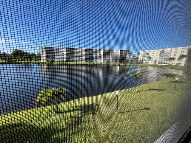 301 SE 3rd St 204, Dania Beach, FL 33004