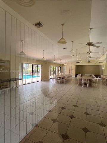 301 SE 3rd St 204, Dania Beach, FL 33004