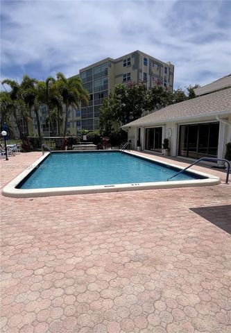 301 SE 3rd St 204, Dania Beach, FL 33004