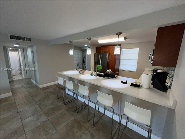 301 SE 3rd St 204, Dania Beach, FL 33004