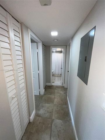 301 SE 3rd St 204, Dania Beach, FL 33004