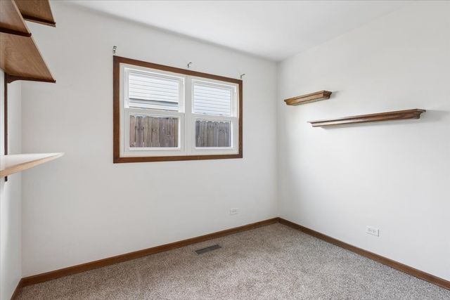 200 W Jeffery Avenue, Wheeling, IL 60090