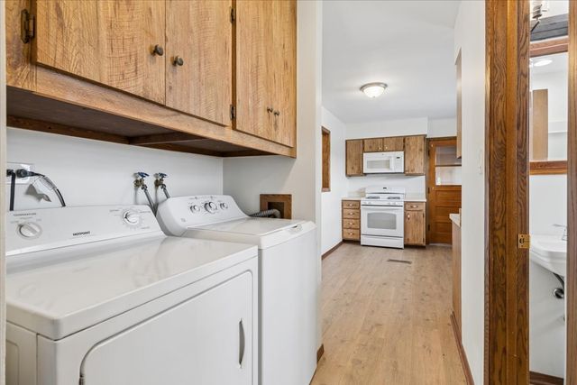 200 W Jeffery Avenue, Wheeling, IL 60090