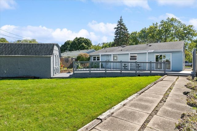 200 W Jeffery Avenue, Wheeling, IL 60090