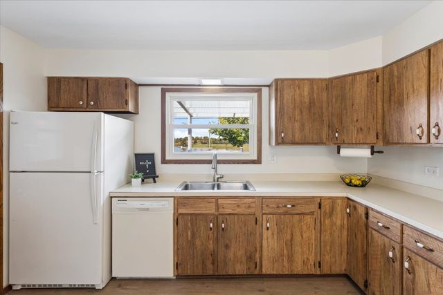 200 W Jeffery Avenue, Wheeling, IL 60090