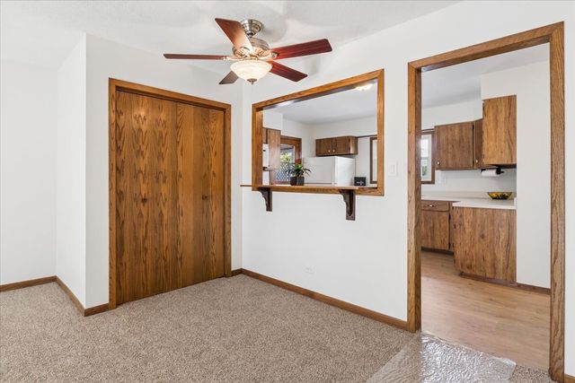 200 W Jeffery Avenue, Wheeling, IL 60090