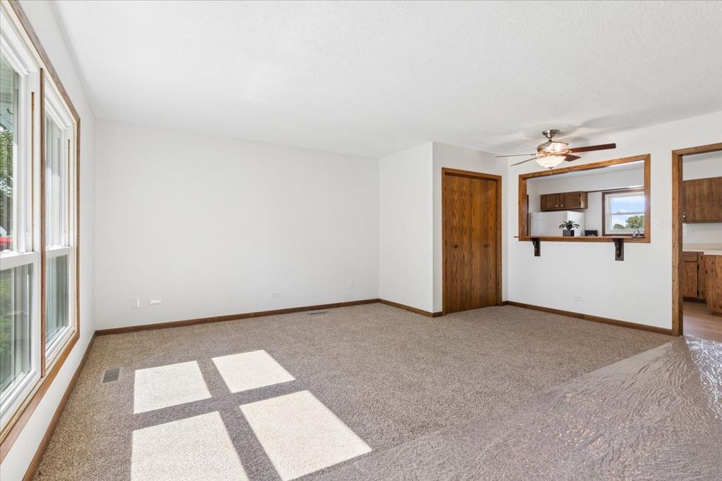 200 W Jeffery Avenue, Wheeling, IL 60090 — photo 3