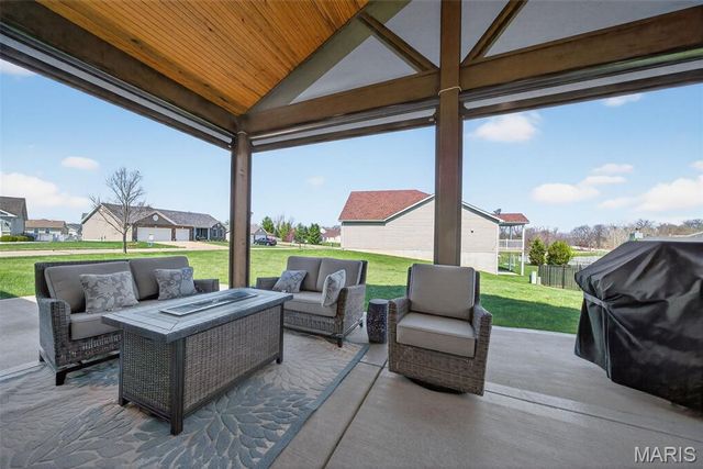 401 Shady River Drive, St Paul, MO 63366