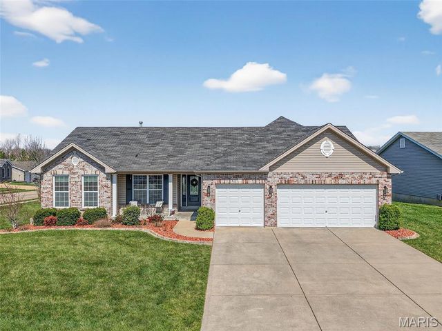 401 Shady River Drive, St Paul, MO 63366
