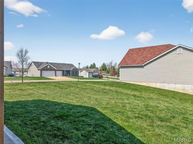401 Shady River Drive, St Paul, MO 63366