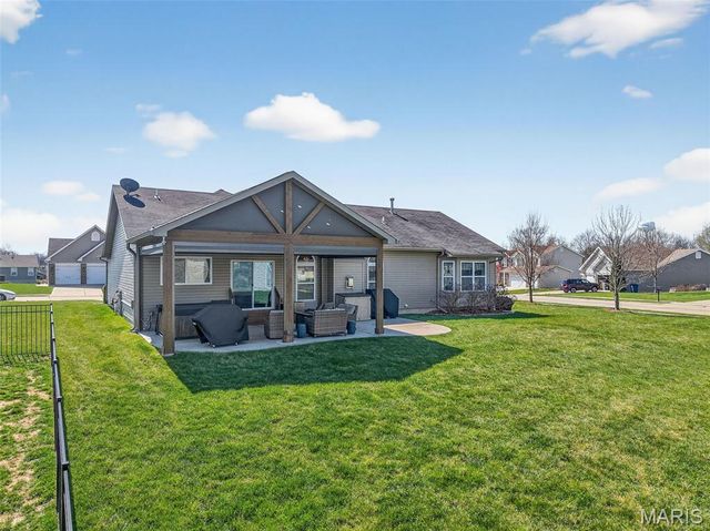 401 Shady River Drive, St Paul, MO 63366