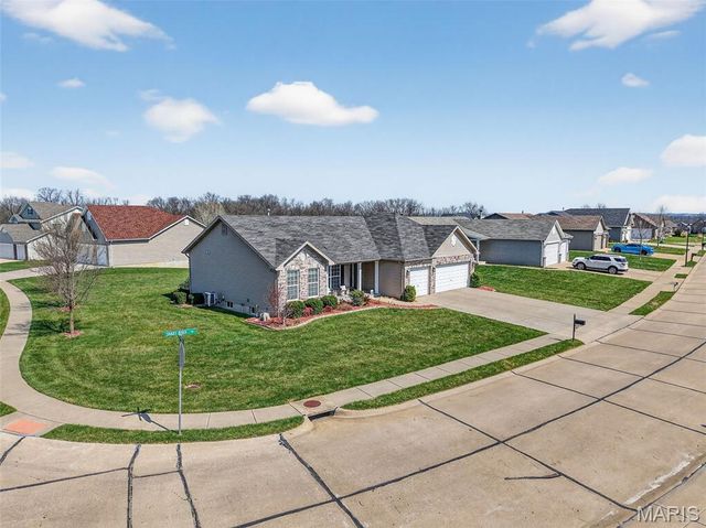 401 Shady River Drive, St Paul, MO 63366