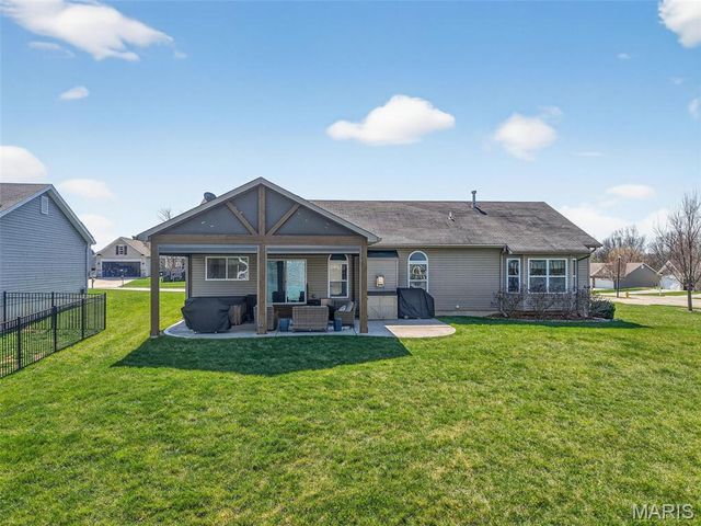 401 Shady River Drive, St Paul, MO 63366