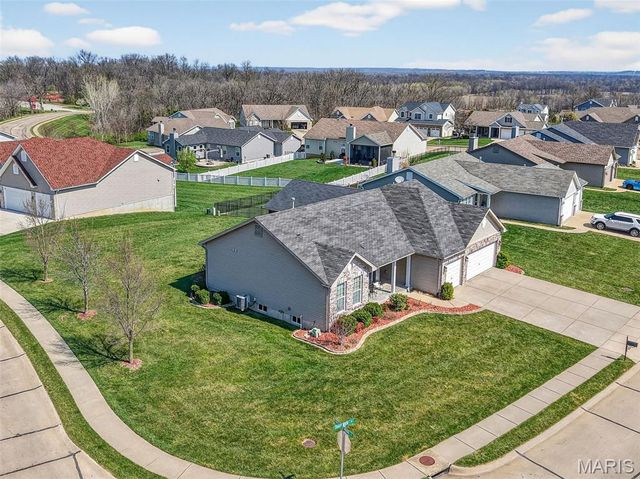 401 Shady River Drive, St Paul, MO 63366