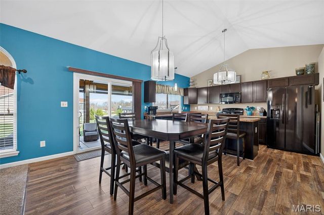 401 Shady River Drive, St Paul, MO 63366