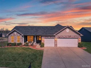401 Shady River Drive, St Paul, MO 63366