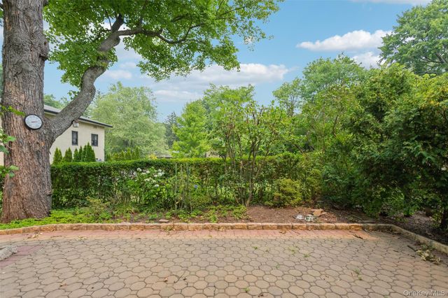15 Field End Lane A-1 & A-21, Eastchester, NY 10709