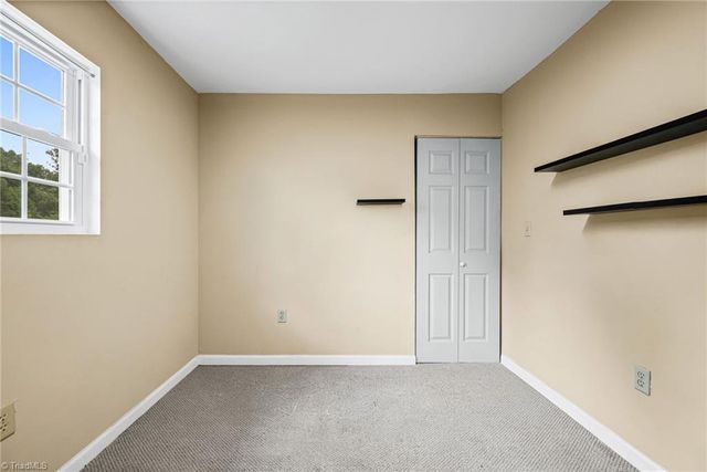 1450 Old Hollow Road, Winston-salem, NC 27105