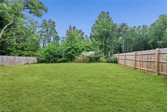 1450 Old Hollow Road, Winston-salem, NC 27105