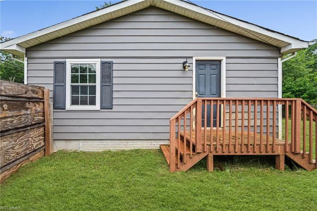 1450 Old Hollow Road, Winston-salem, NC 27105