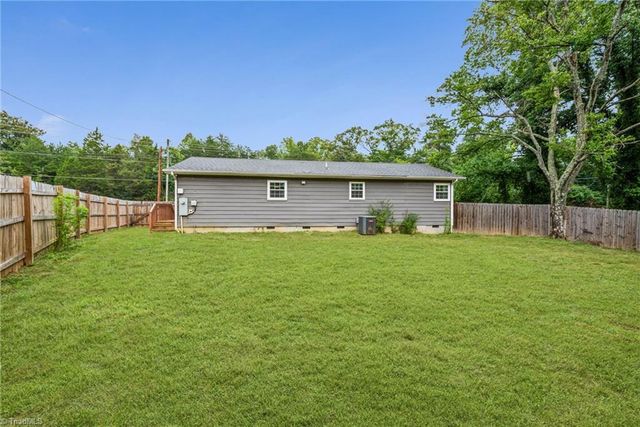 1450 Old Hollow Road, Winston-salem, NC 27105