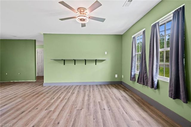 1450 Old Hollow Road, Winston-salem, NC 27105