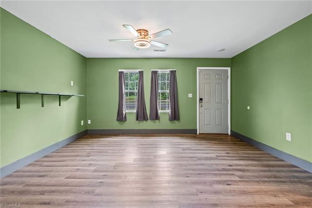 1450 Old Hollow Road, Winston-salem, NC 27105