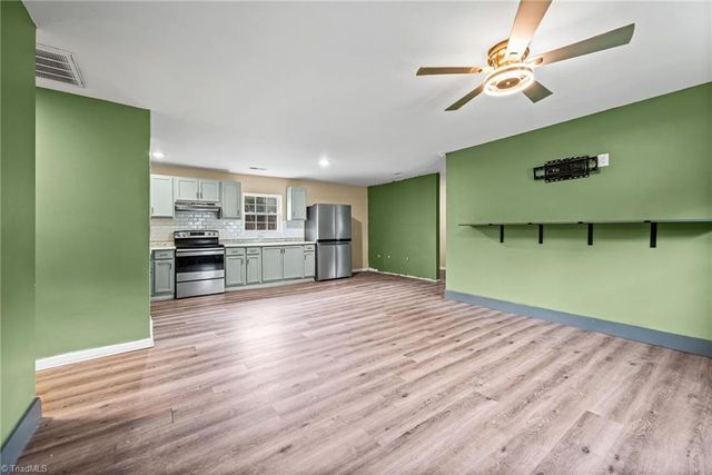 1450 Old Hollow Road, Winston-salem, NC 27105