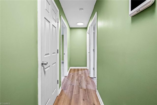 1450 Old Hollow Road, Winston-salem, NC 27105