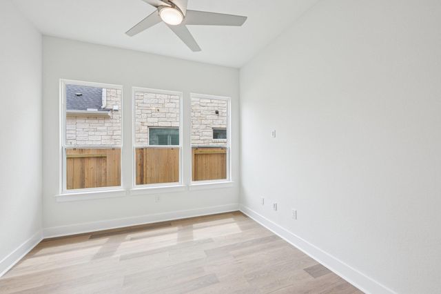 126 Comfort DR, Buda, TX 78610