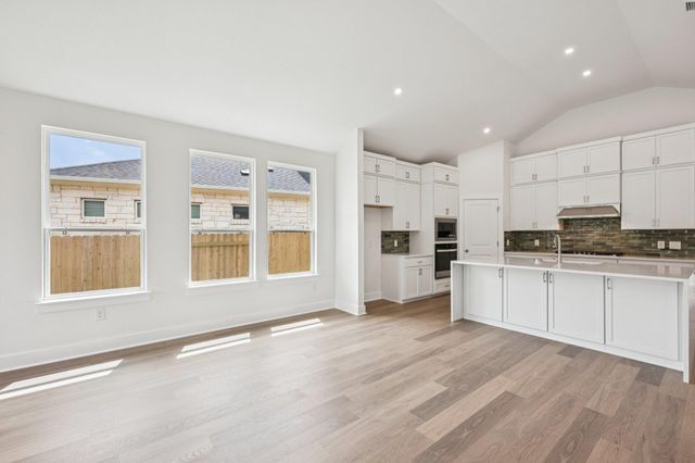 126 Comfort DR, Buda, TX 78610