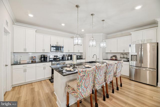 5660 LEWIS CARROLL DR, White Plains, MD 20695