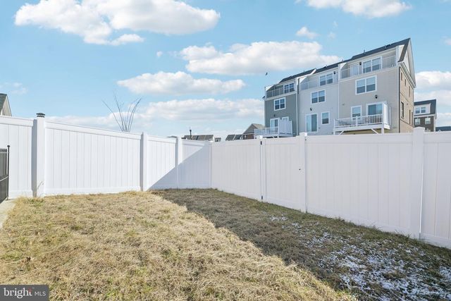 5660 LEWIS CARROLL DR, White Plains, MD 20695