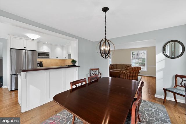 850 FARRAGUT RD, Berwyn, PA 19312