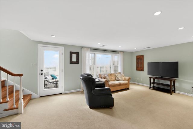 850 FARRAGUT RD, Berwyn, PA 19312