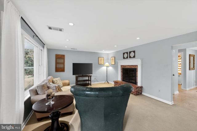 850 FARRAGUT RD, Berwyn, PA 19312