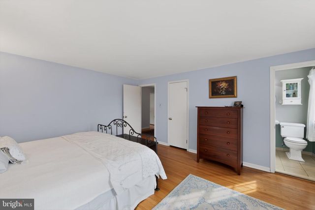 850 FARRAGUT RD, Berwyn, PA 19312