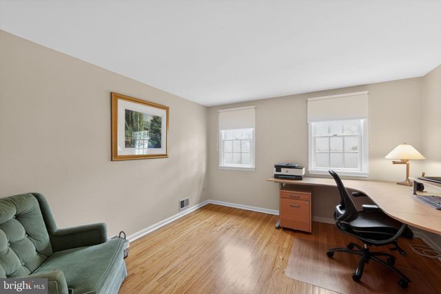 850 FARRAGUT RD, Berwyn, PA 19312