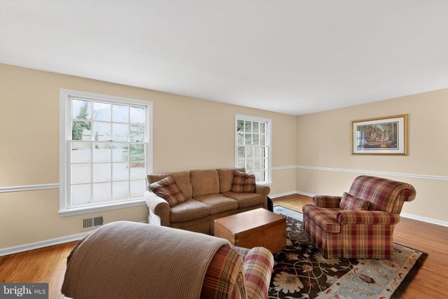 850 FARRAGUT RD, Berwyn, PA 19312