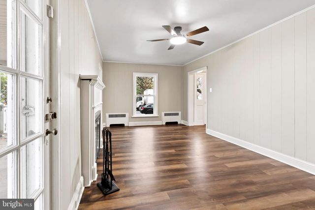 3102 SCHOOLHOUSE LN, Harrisburg, PA 17109