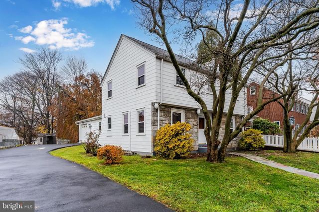 3102 SCHOOLHOUSE LN, Harrisburg, PA 17109