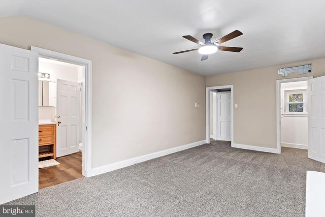 3102 SCHOOLHOUSE LN, Harrisburg, PA 17109