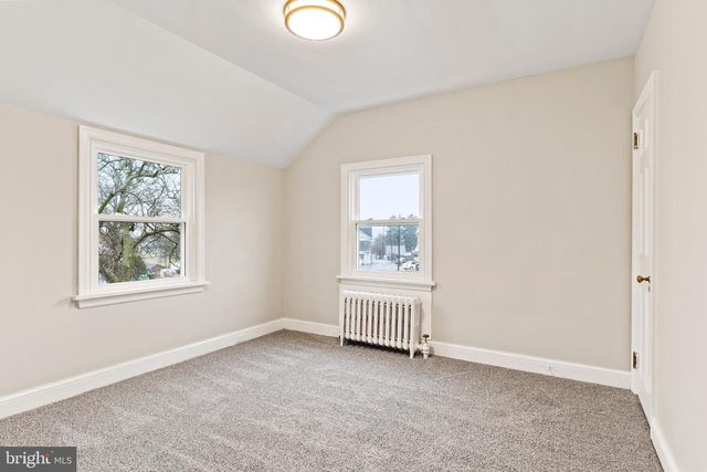 3102 SCHOOLHOUSE LN, Harrisburg, PA 17109