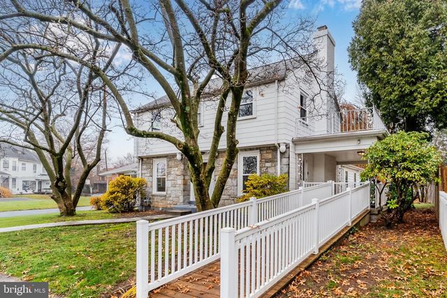 3102 SCHOOLHOUSE LN, Harrisburg, PA 17109