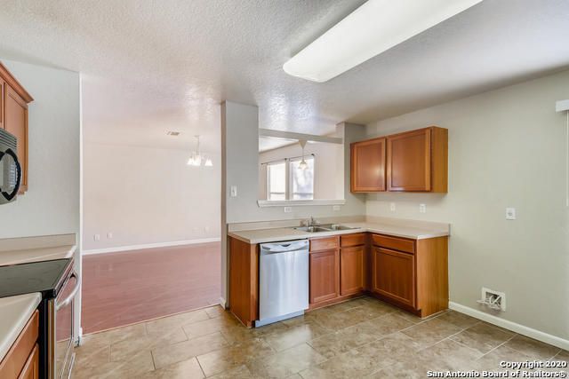 9718 Amber Ledge, San Antonio, TX 78245